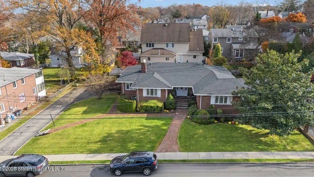 725 Davis Avenue, Staten Island