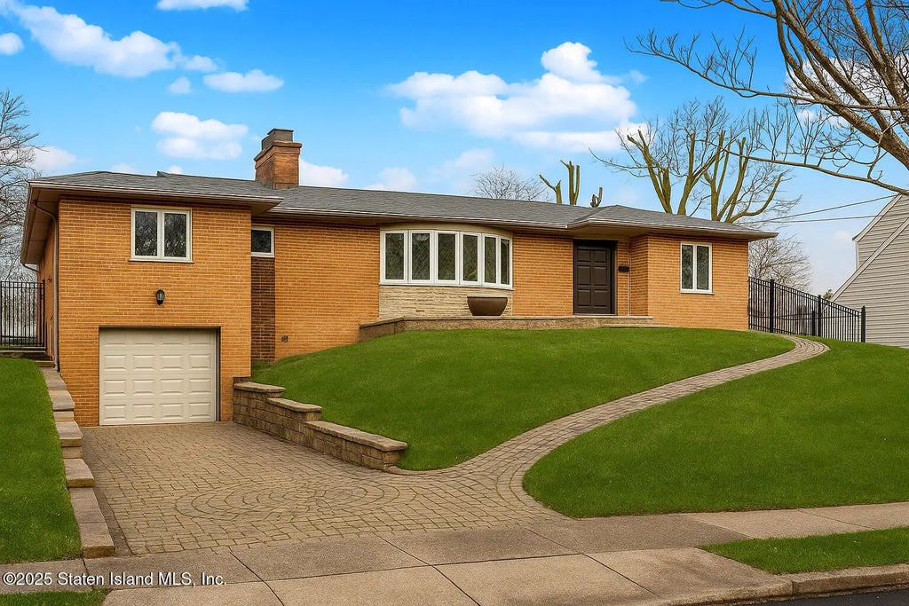 24 Ward Avenue, Staten Island