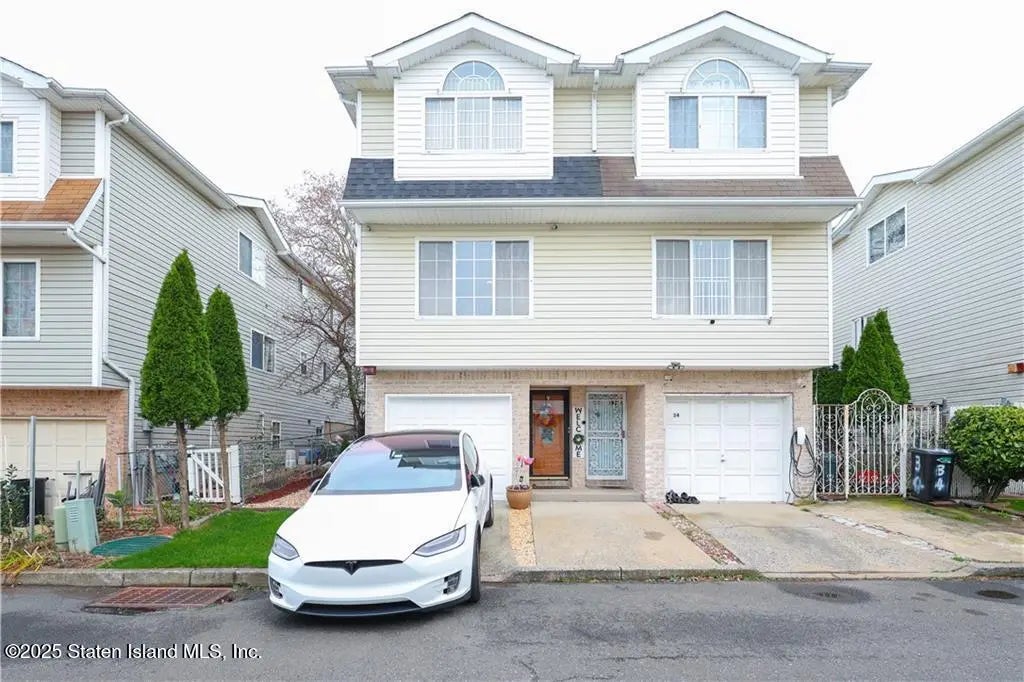 32 Belair Lane, Staten Island