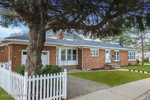 2 Livingston Court, Staten Island