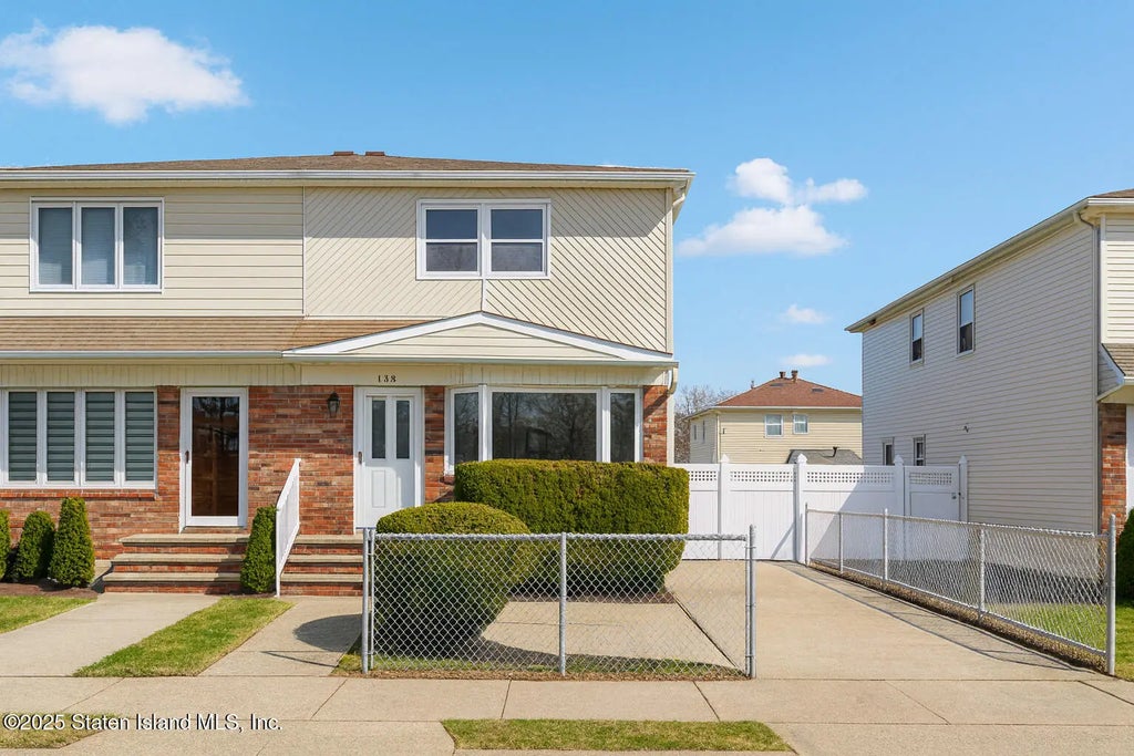 359 Ridgecrest Avenue, Staten Island