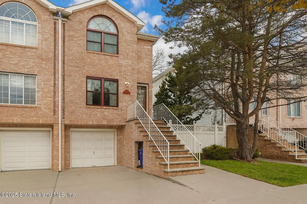 111 Elmbank Street, Staten Island