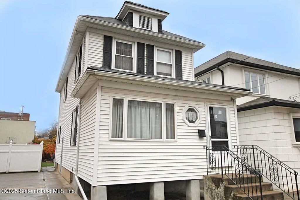 9 New Lane, Staten Island