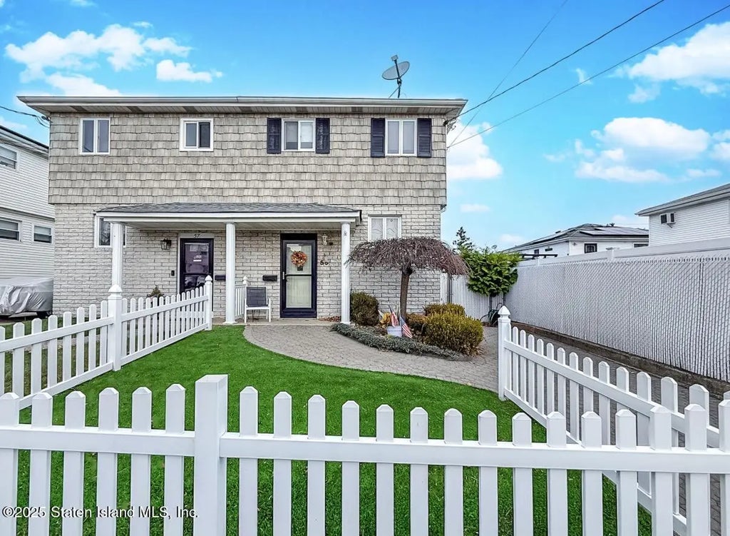 55 Amber Street, Staten Island