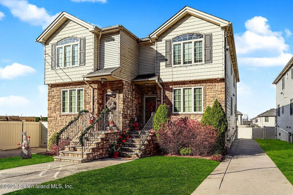 1352 Forest Hill Road, Staten Island