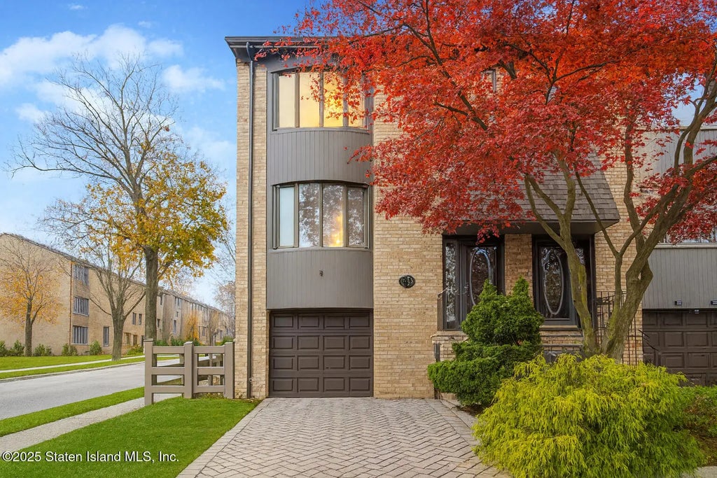 79 Claradon Lane, Staten Island