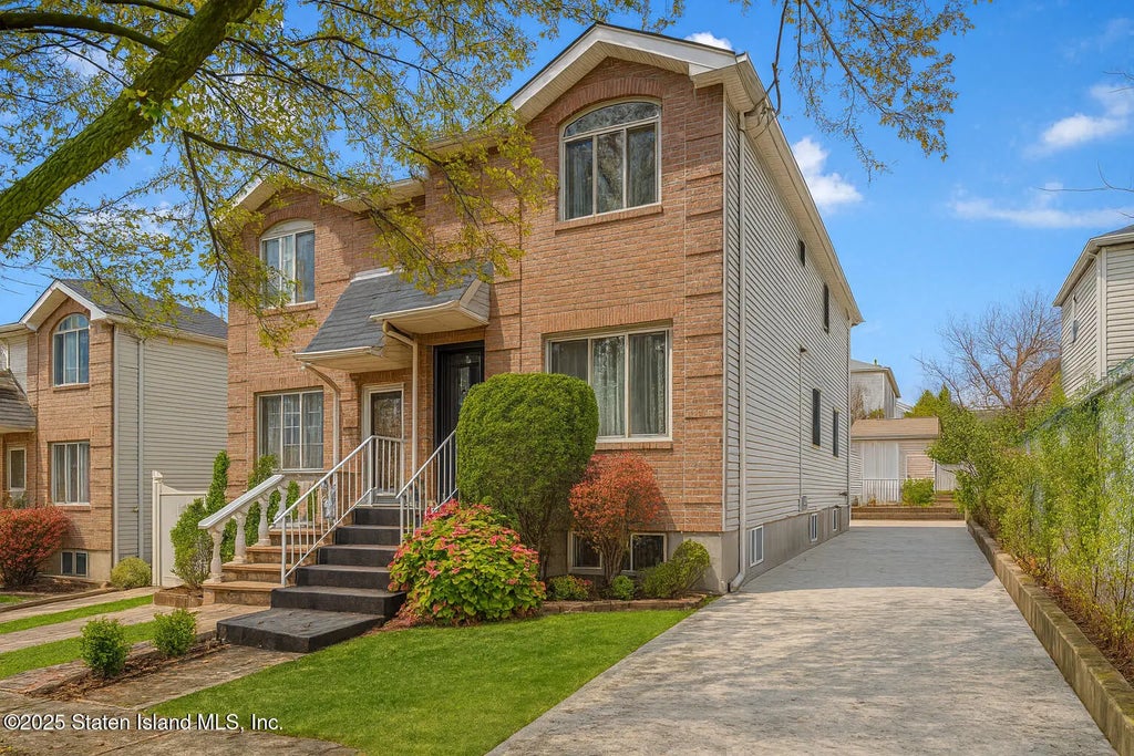 29 Diaz Street, Staten Island
