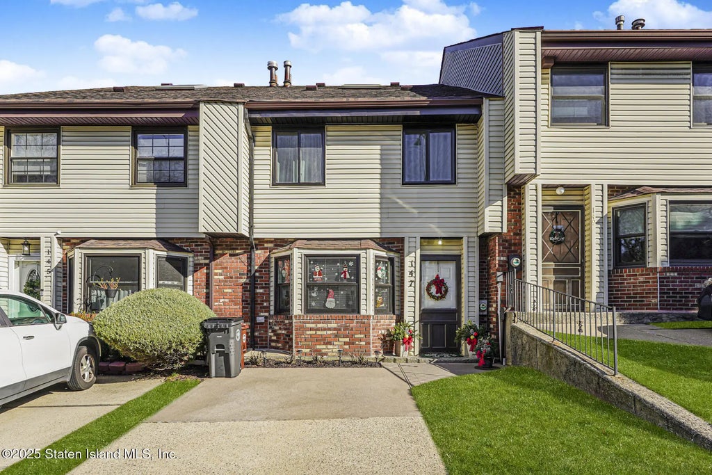 147 Russek Drive, Staten Island