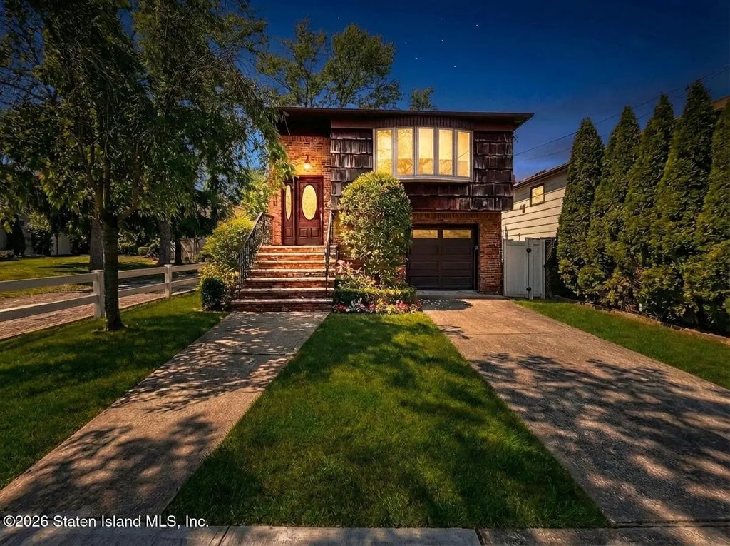 489 Oakdale Street, Staten Island