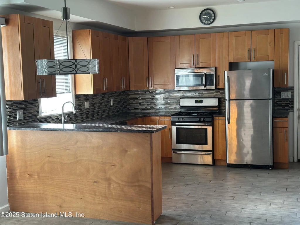 306 Cromwell Avenue, Staten Island