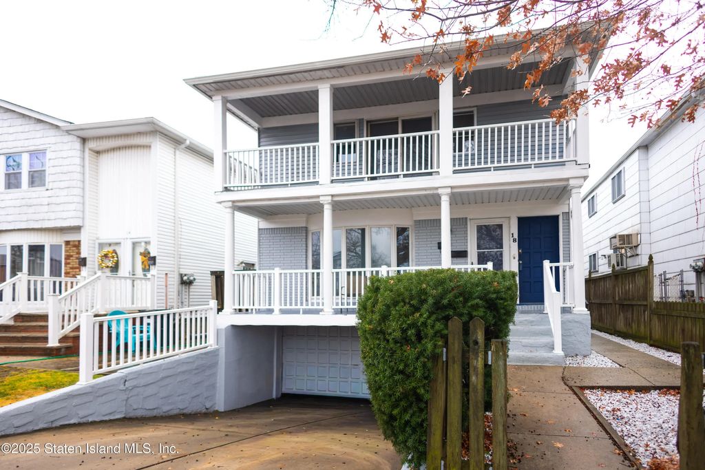 18 Albert Court, Staten Island