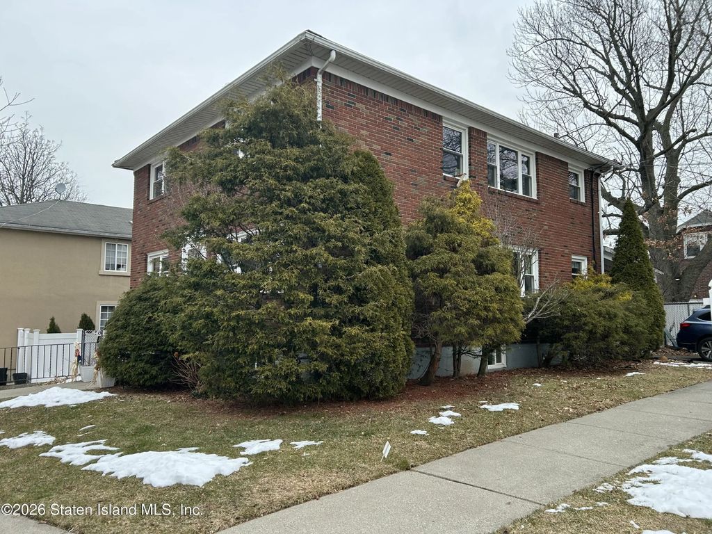 735 North Burgher Avenue, Staten Island