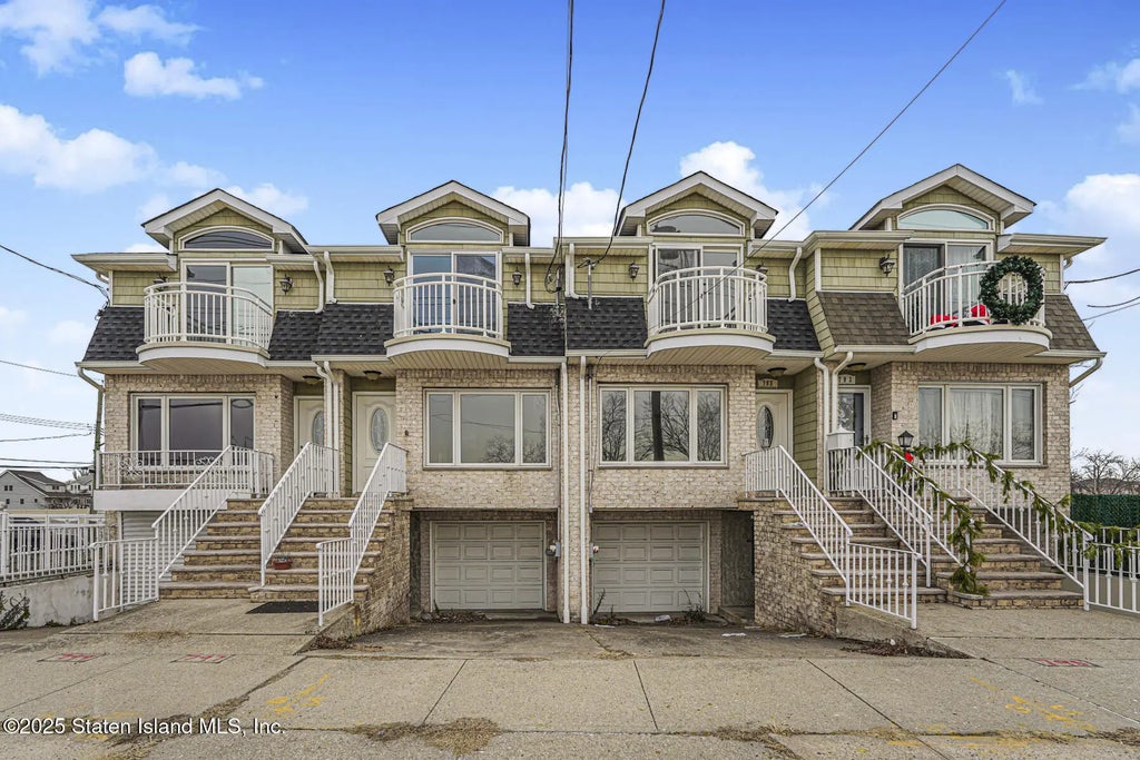 795 Father Capodanno Boulevard, Staten Island