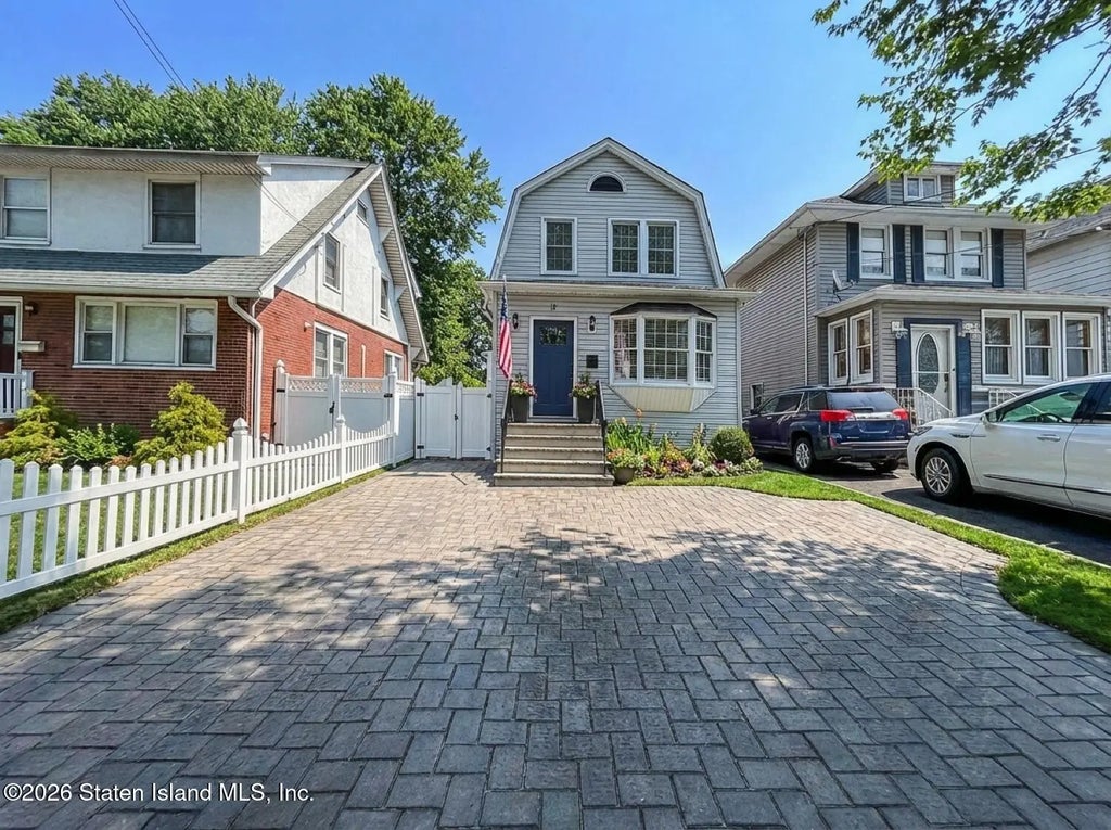 15 Manor Road, Staten Island