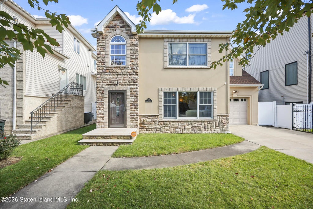 667 Yetman Avenue, Staten Island