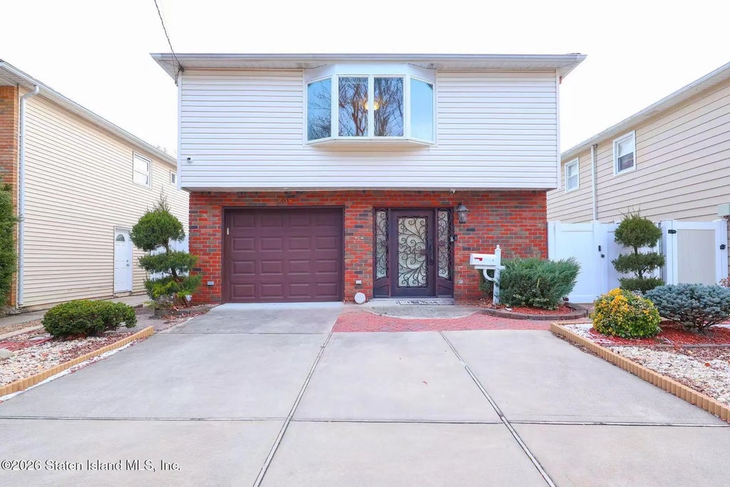 234 Barclay Avenue, Staten Island