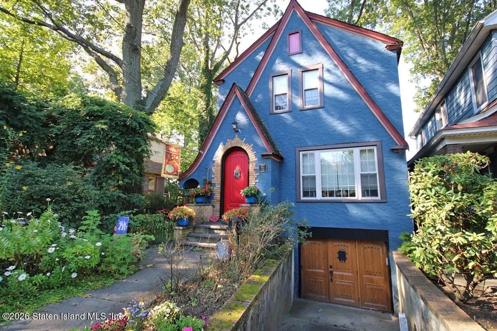 54 City Boulevard, Staten Island