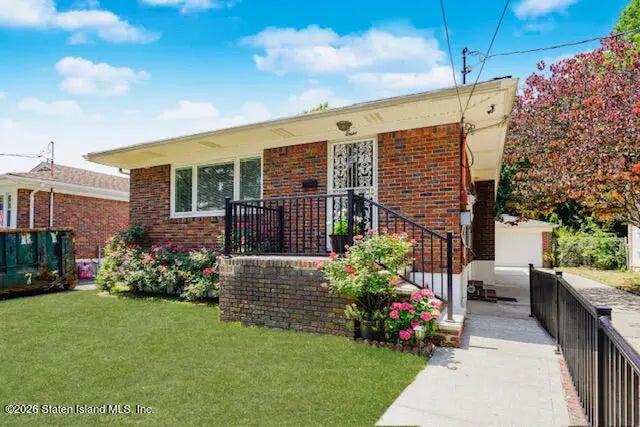 8 Piedmont Avenue, Staten Island