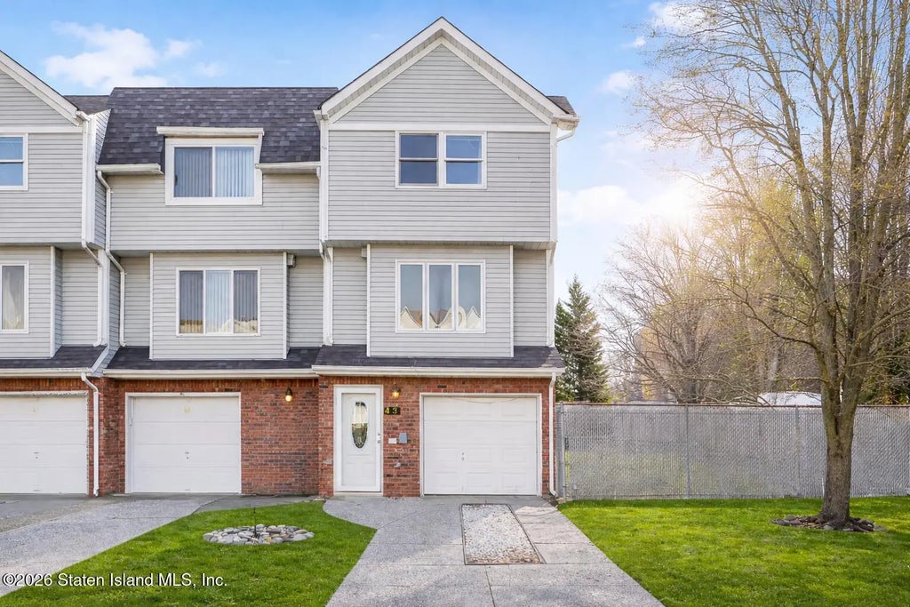 43 Westport Lane, Staten Island