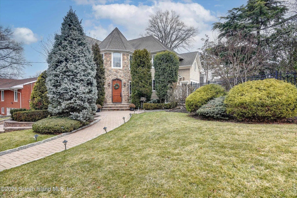 215 Lawrence Avenue, Staten Island