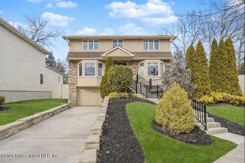 501 Edgegrove Avenue, Staten Island