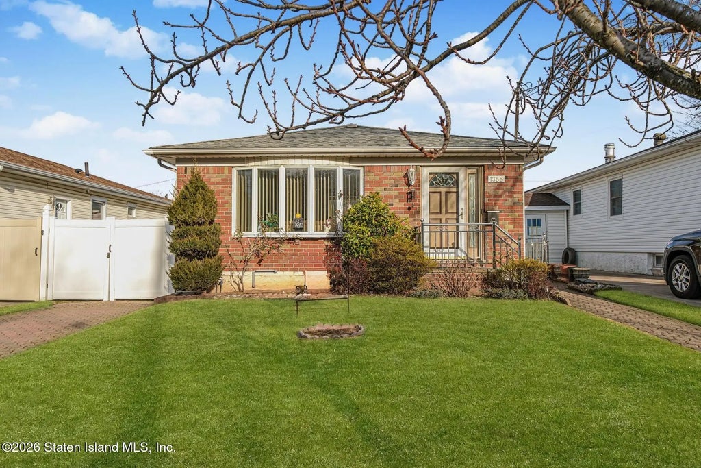 1355 Arden Avenue, Staten Island