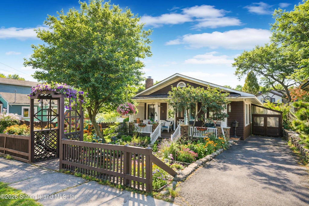 42 Bishop Street, Staten Island