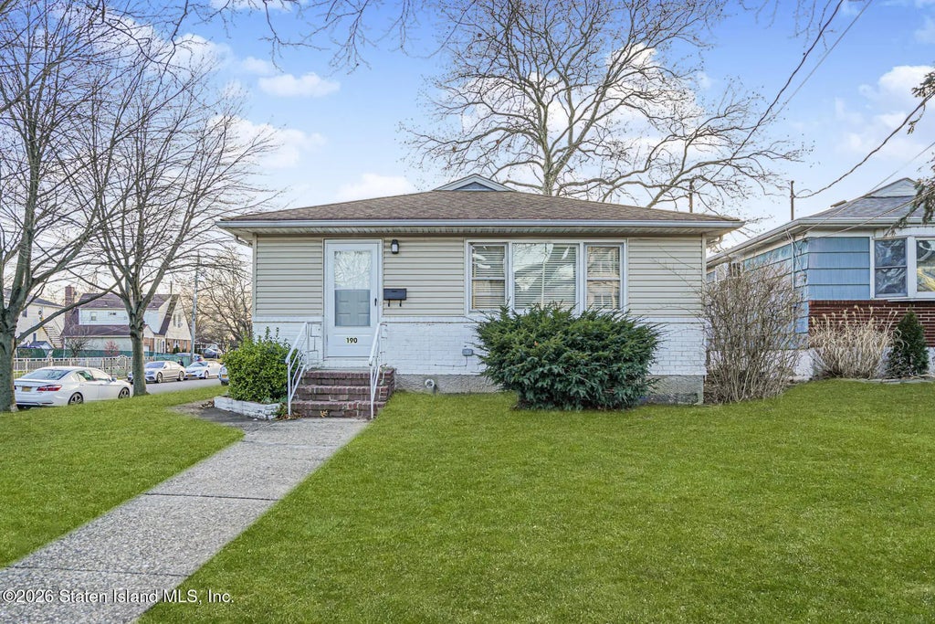 190 Liberty Avenue, Staten Island