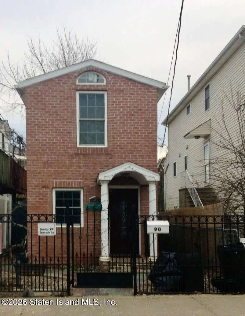 90 Mapleton Avenue, Staten Island