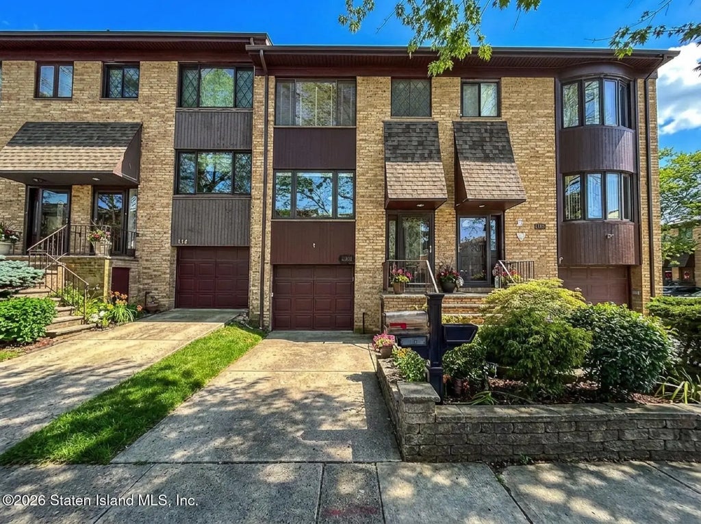 116 Dogwood Lane, Staten Island