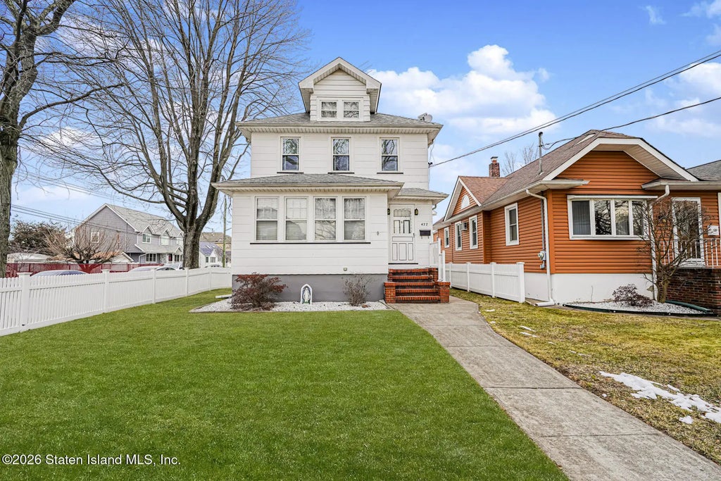 477 College Avenue, Staten Island