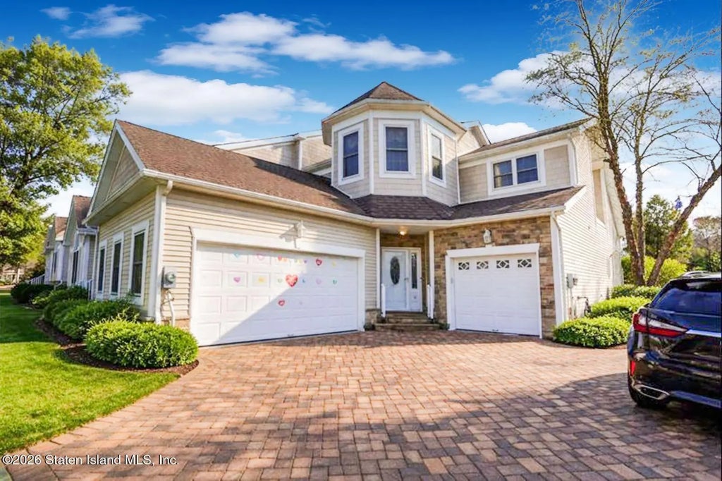 15 Topside Lane, Staten Island