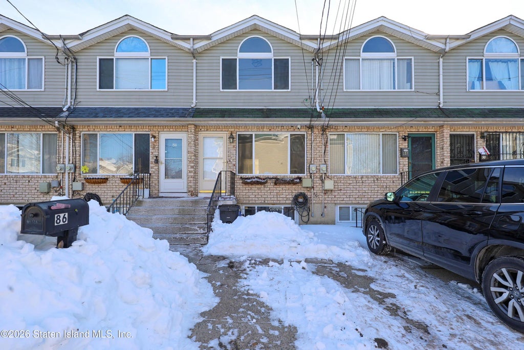 86 Confederation Place, Staten Island