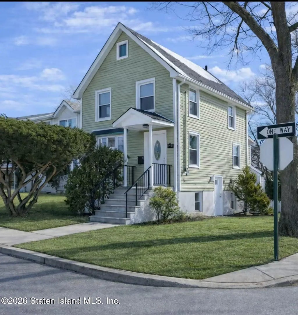 132 Dewey Avenue, Staten Island