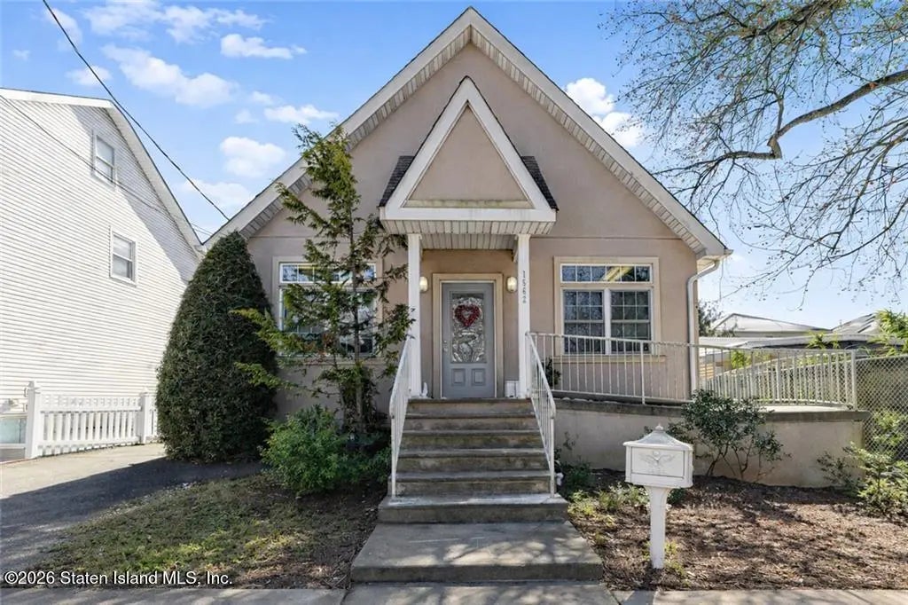 1562 Drumgoole Road, Staten Island