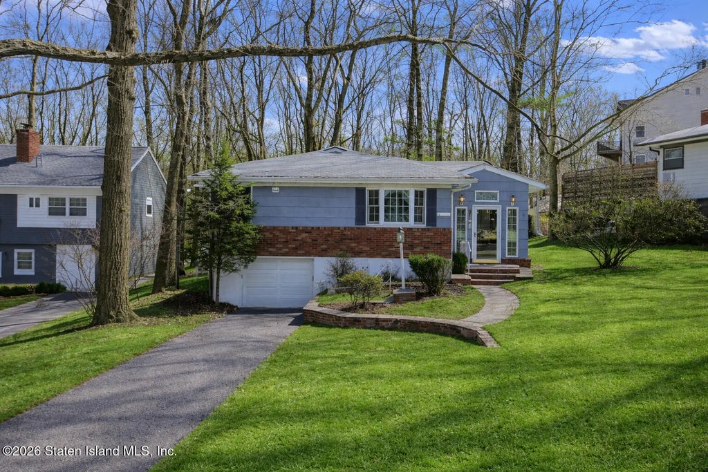 24 Meisner Avenue, Staten Island