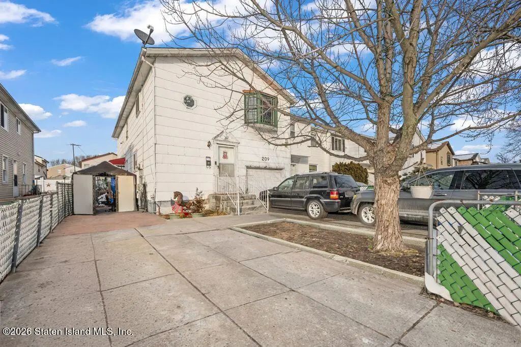 209 Regis Drive, Staten Island
