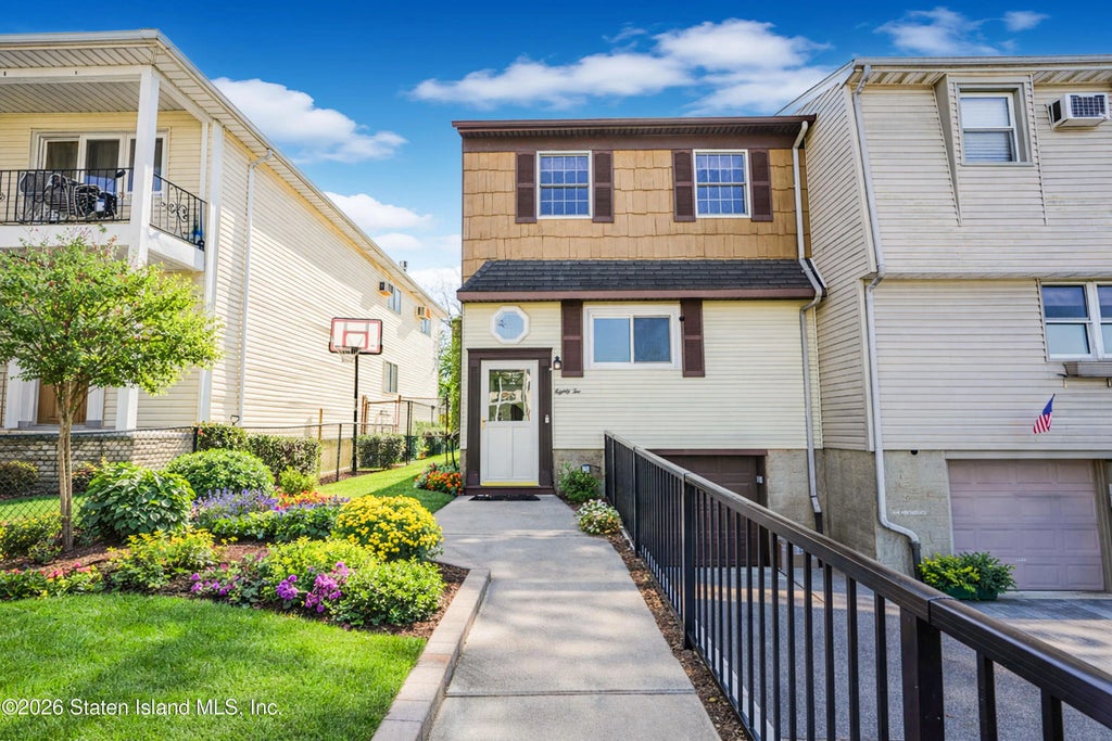 82 Birch Road, Staten Island