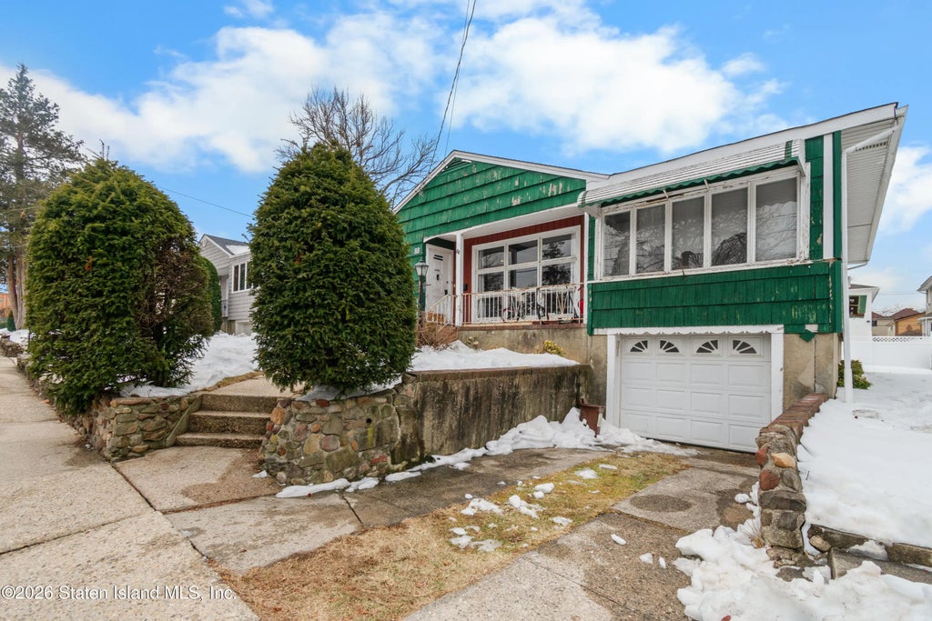 88 Ardmore Avenue, Staten Island