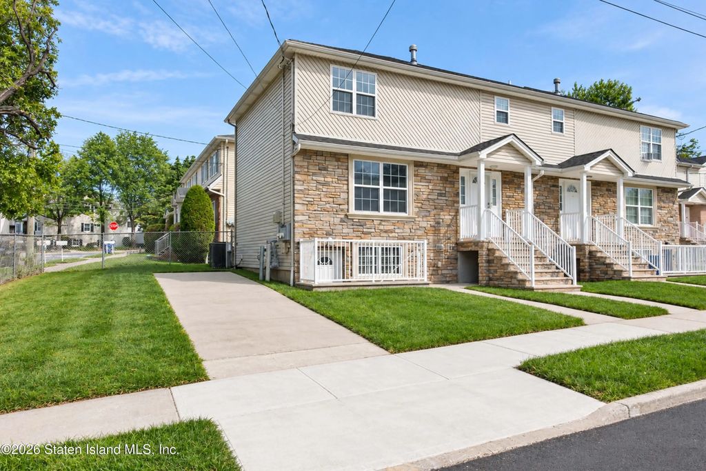 3 Mann Avenue, Staten Island