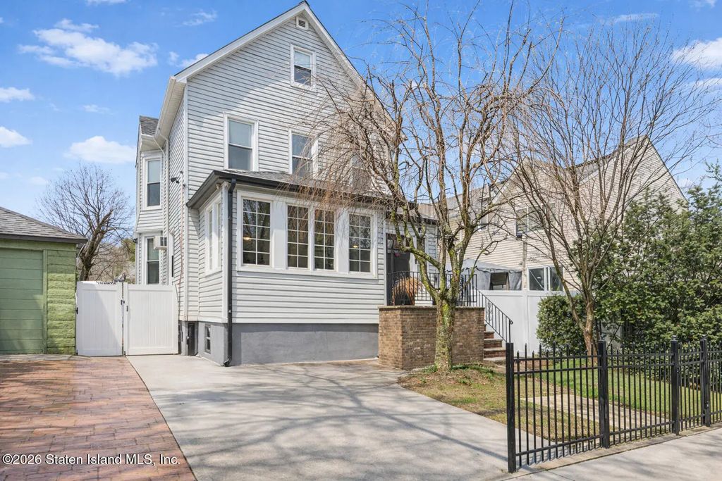 80 Crescent Avenue, Staten Island