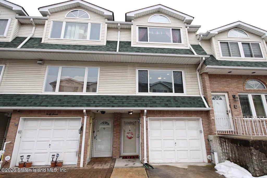 45 Woodcutters Lane, Staten Island