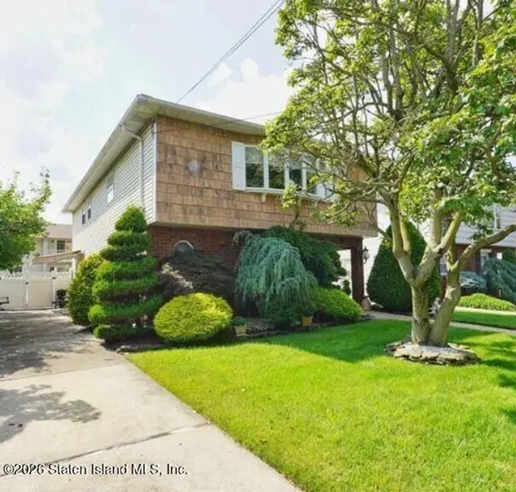 226 Cambridge Avenue, Staten Island
