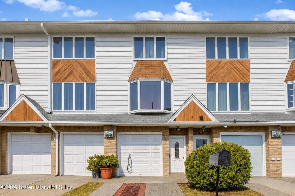 107 Hempstead Avenue, Staten Island