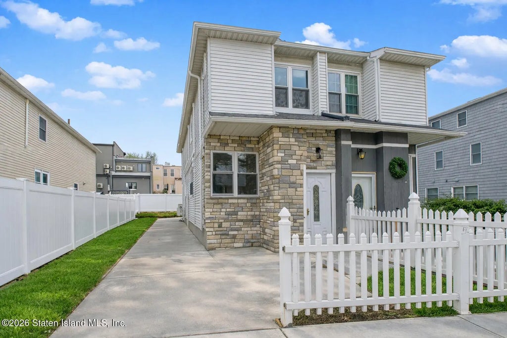 5 White Street, Staten Island