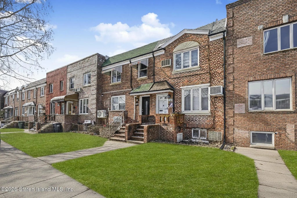 8886 16th Avenue, Brooklyn