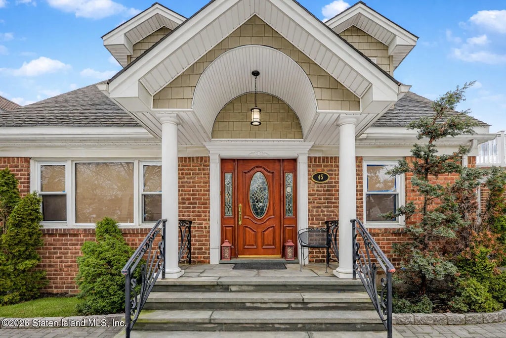 45 College Avenue, Staten Island