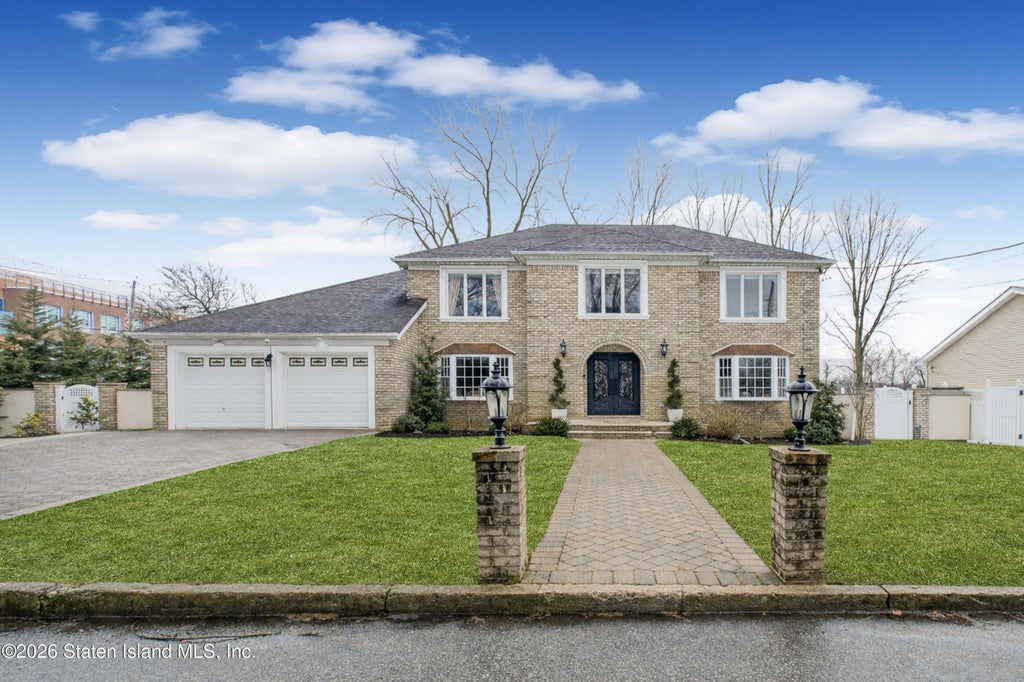 4 Haywood Street, Staten Island