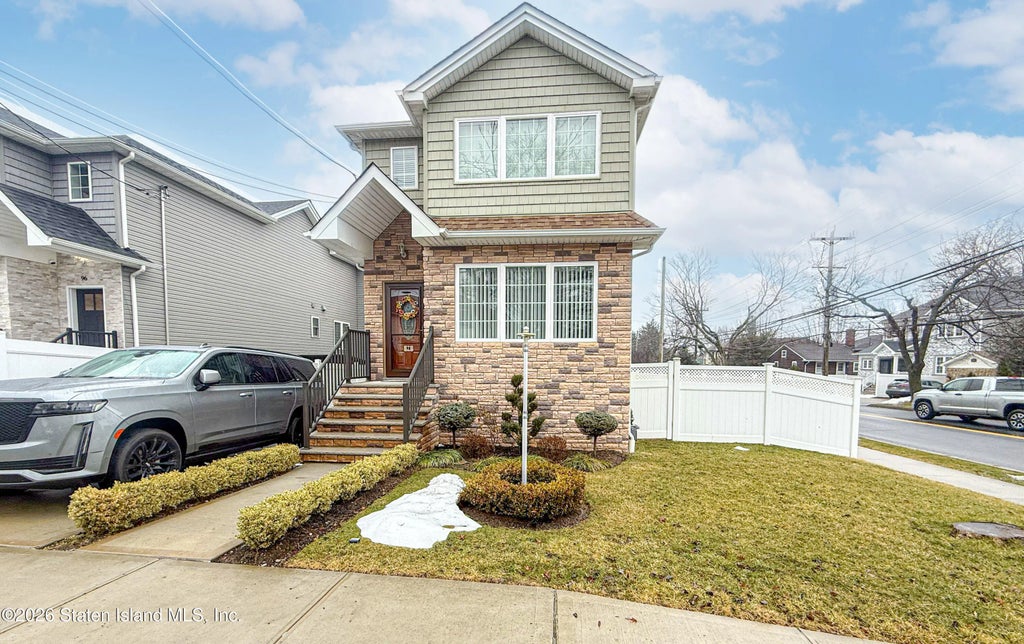 98 Sinclair Avenue, Staten Island
