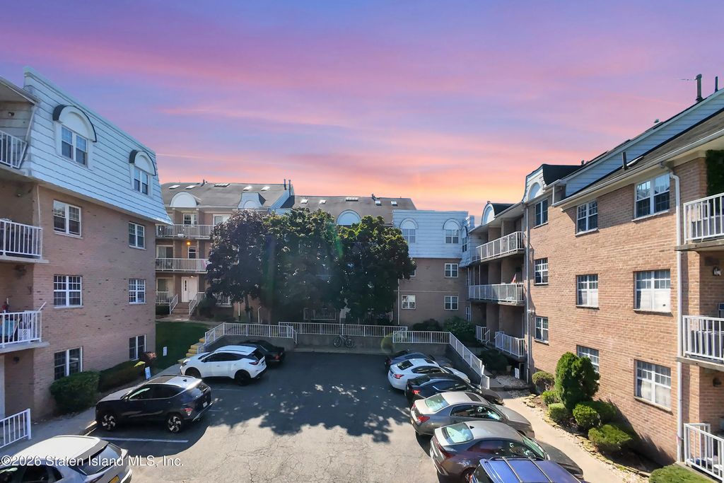 85 Elmwood Park Drive 2, Staten Island